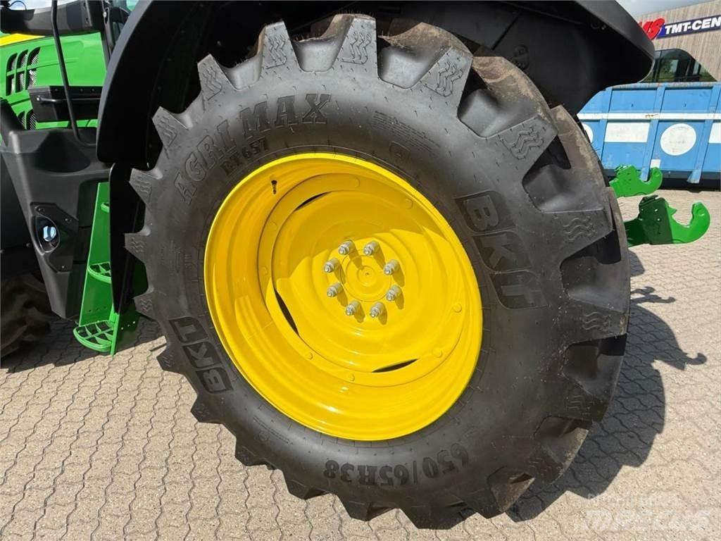 John Deere 6155M الجرارات