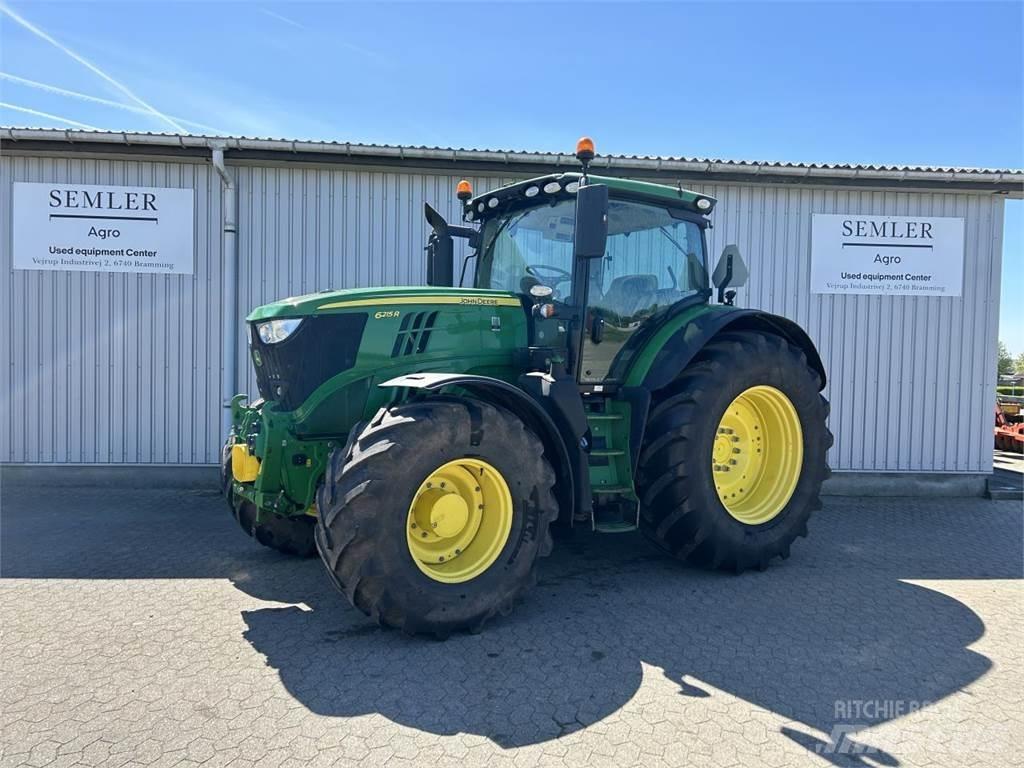 John Deere 6215R الجرارات