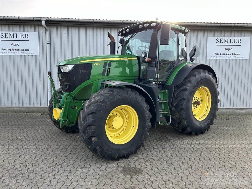 John Deere 6250R الجرارات