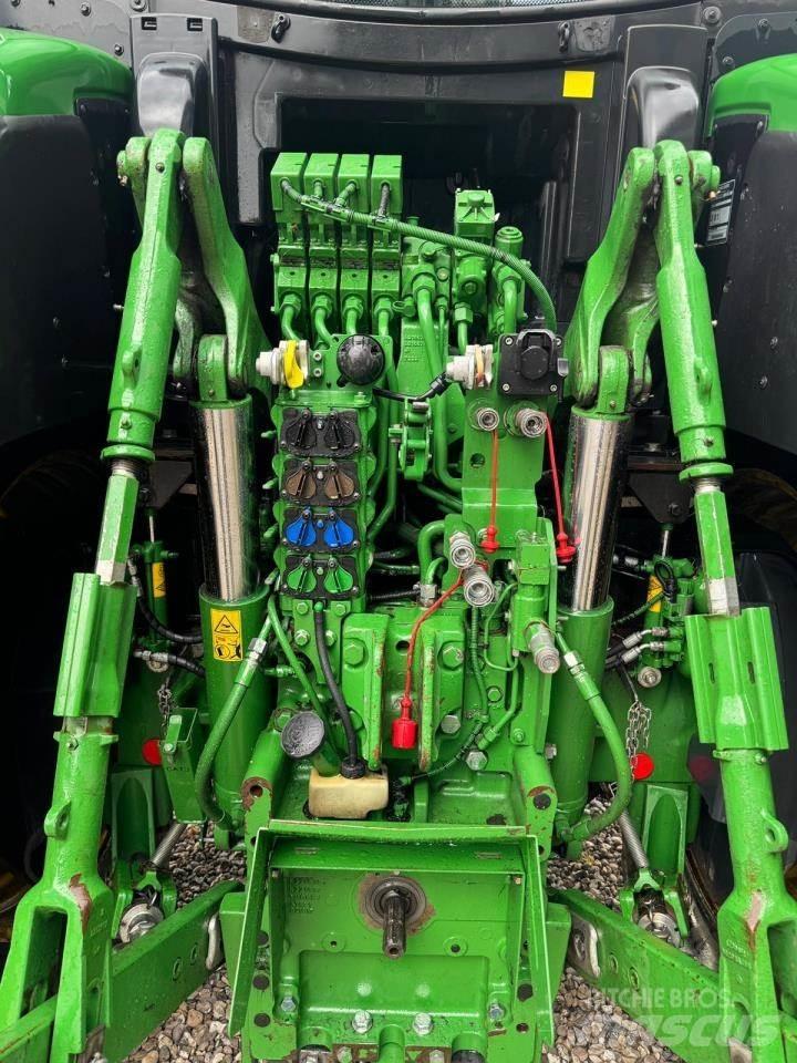 John Deere 6250R الجرارات