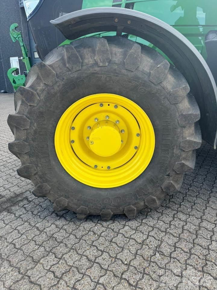 John Deere 6250R الجرارات
