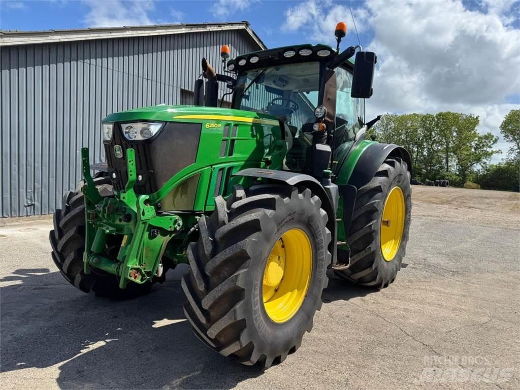 John Deere 6250R الجرارات