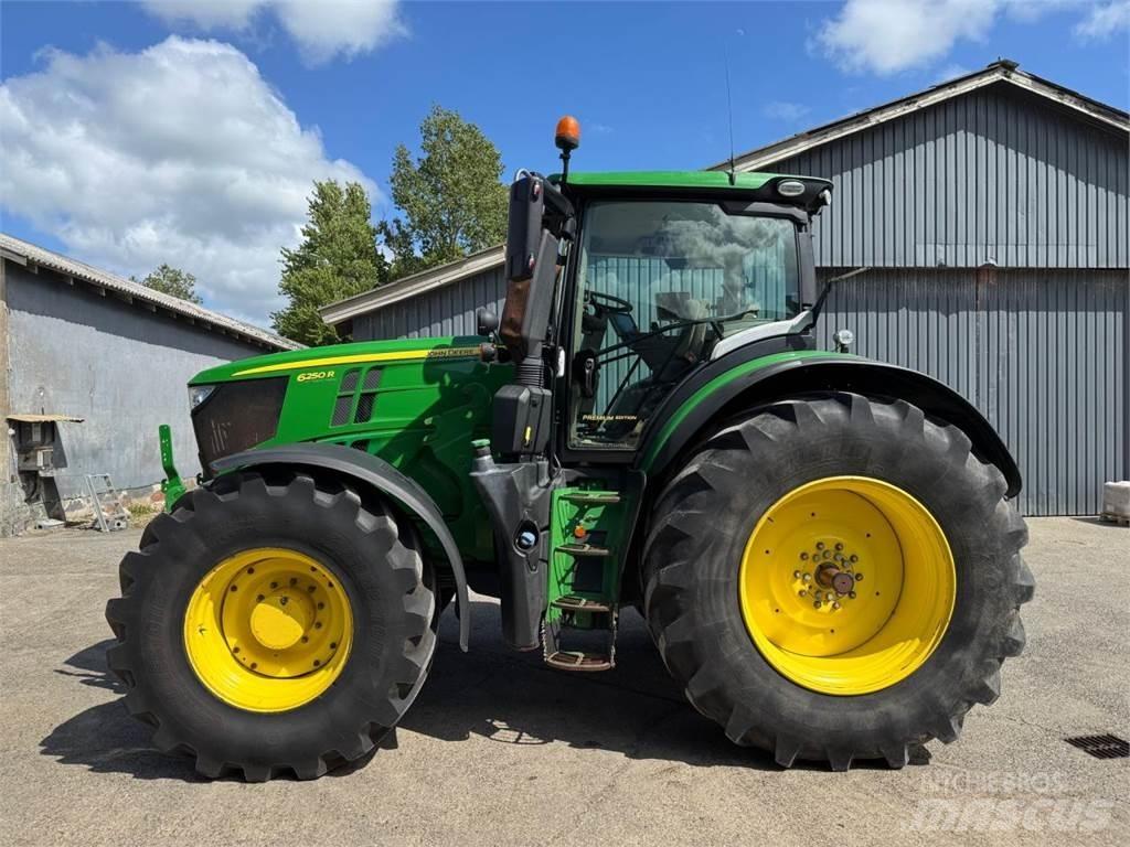 John Deere 6250R الجرارات