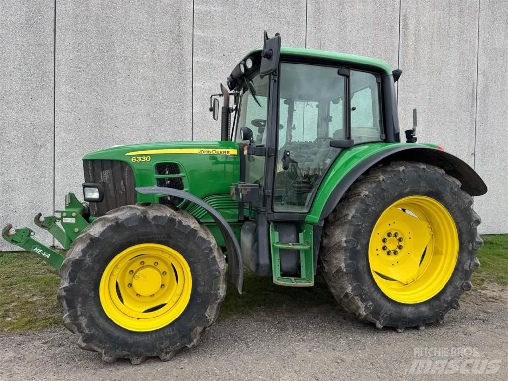 John Deere 6330 الجرارات