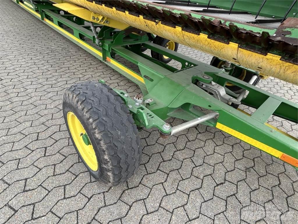 John Deere 640D رؤوس الحصادات الدراسات