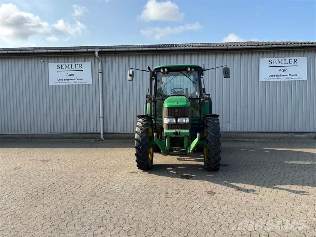 John Deere 6420 الجرارات
