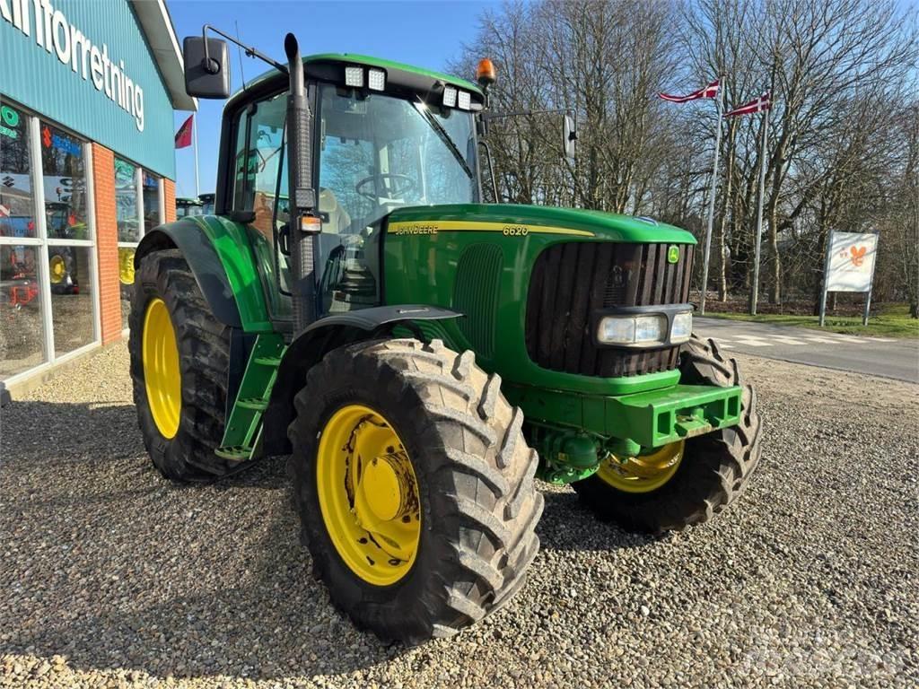 John Deere 6620 الجرارات