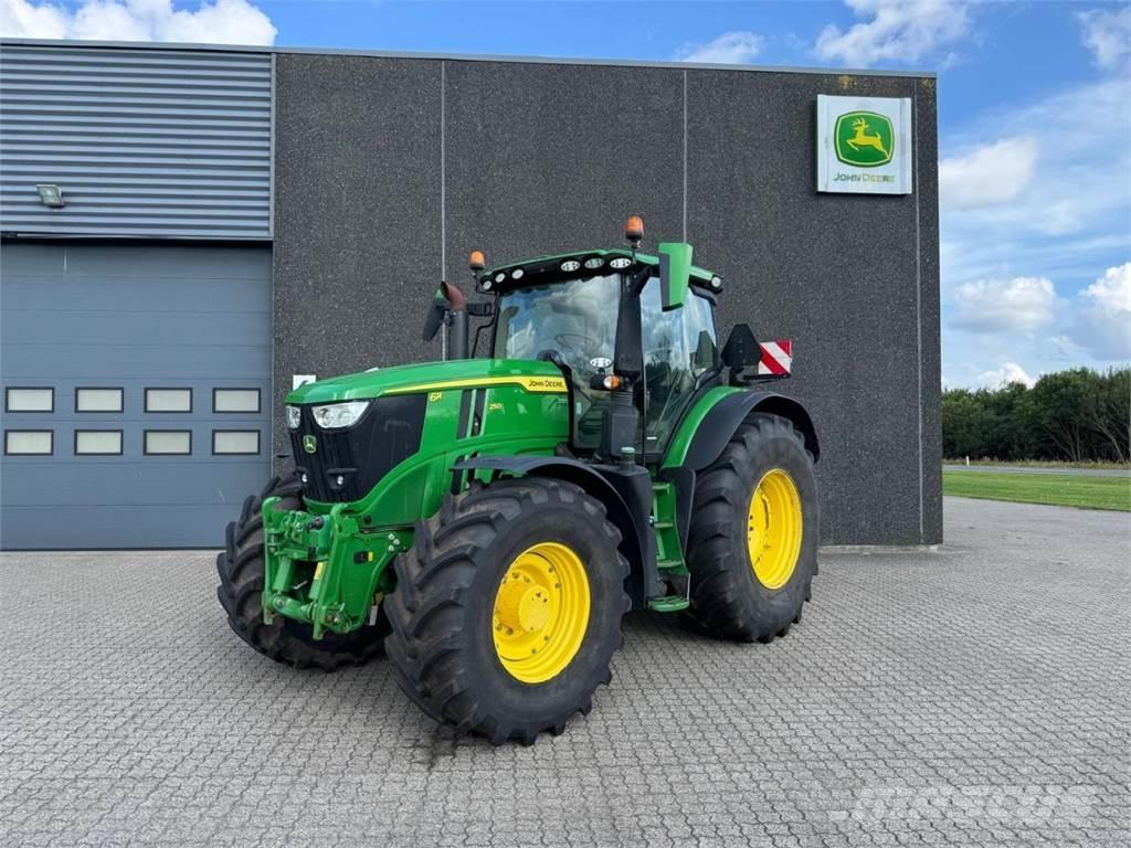 John Deere 6R 250 الجرارات