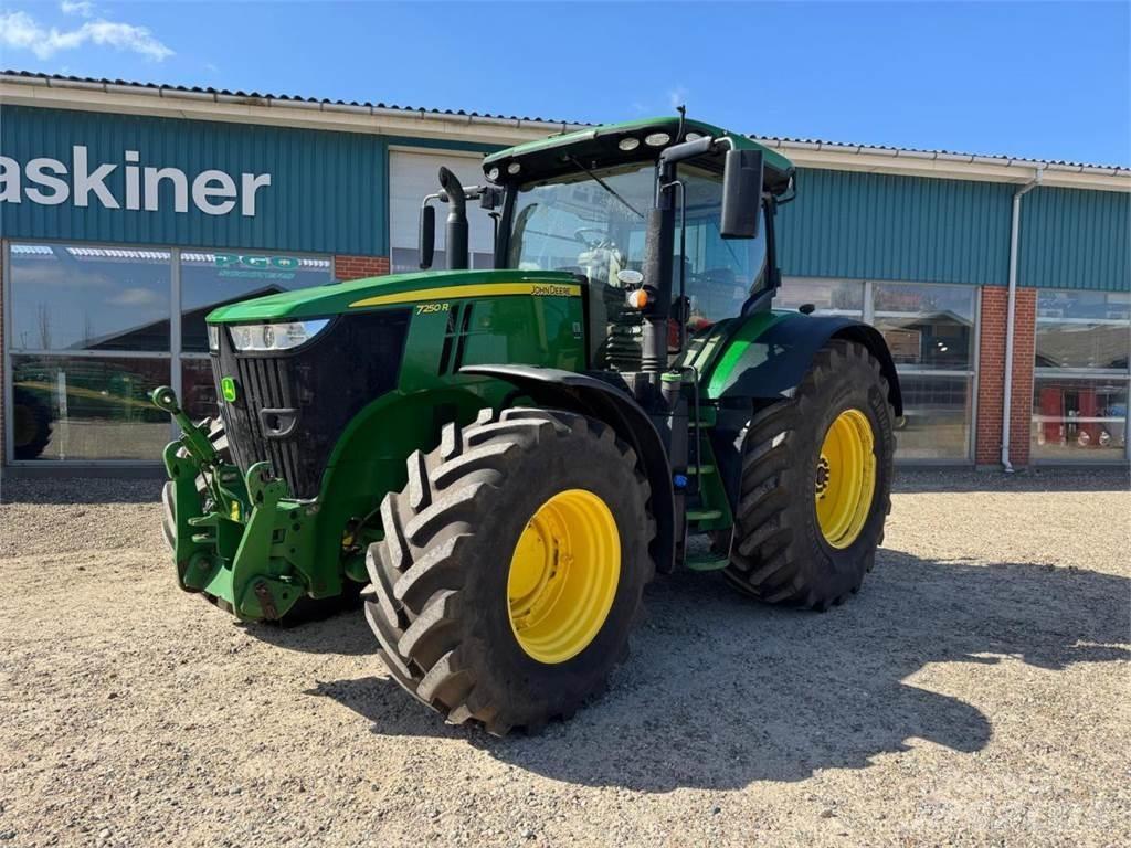 John Deere 7250R الجرارات