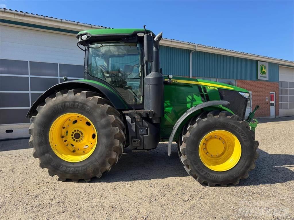 John Deere 7250R الجرارات