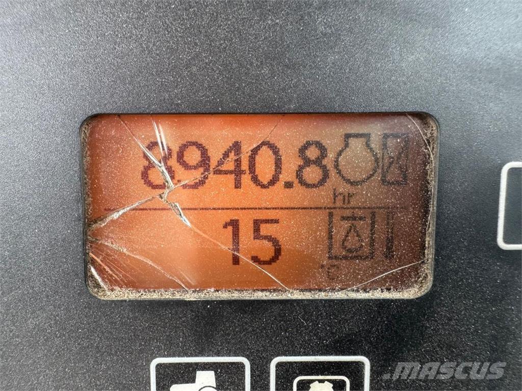 John Deere 7920 الجرارات