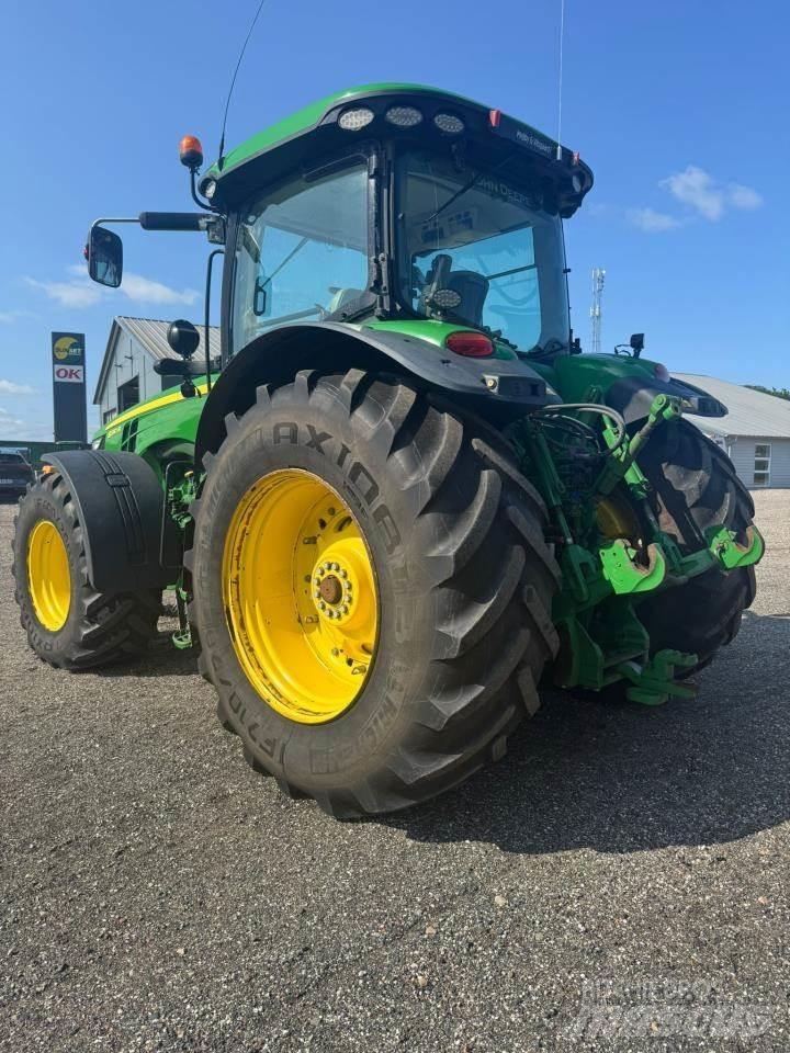 John Deere 8310R الجرارات