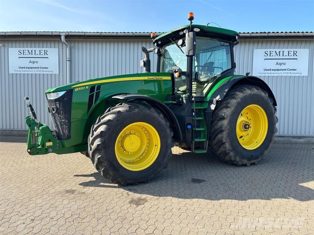 John Deere 8320R الجرارات