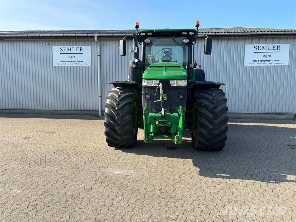 John Deere 8320R الجرارات