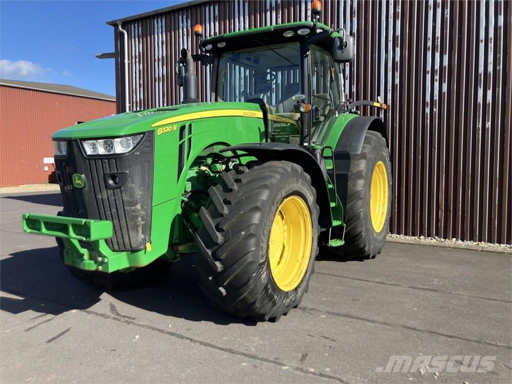 John Deere 8320R الجرارات