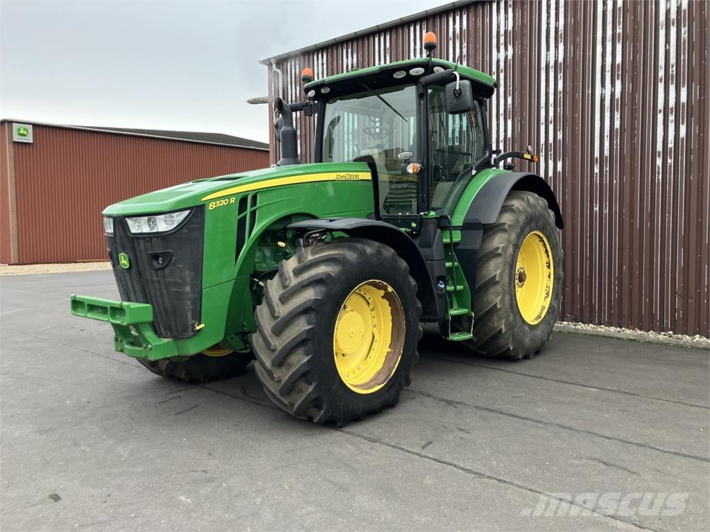 John Deere 8320R الجرارات