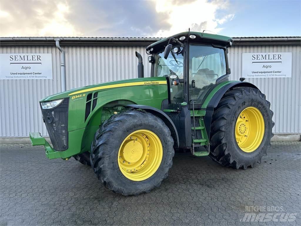 John Deere 8345R الجرارات