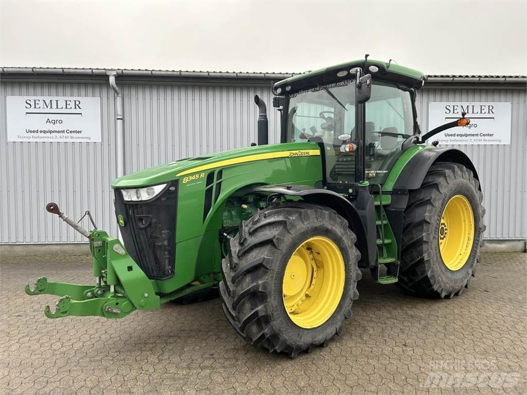 John Deere 8345R الجرارات