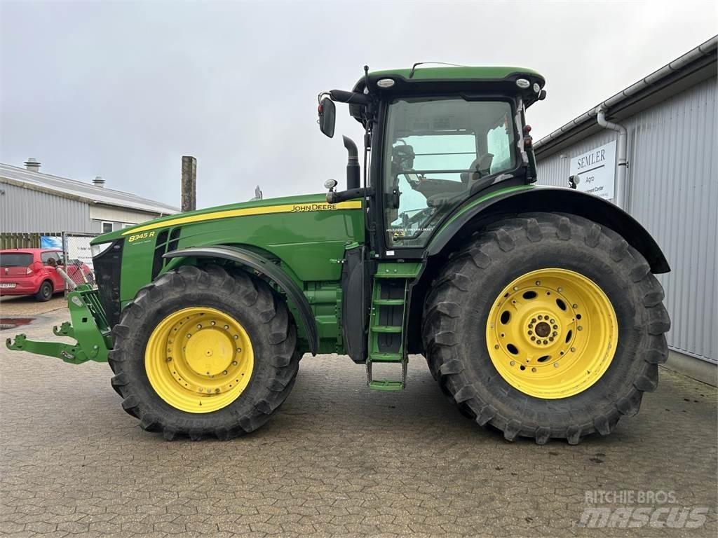 John Deere 8345R الجرارات