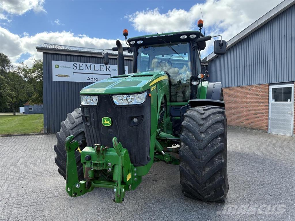 John Deere 8360 الجرارات