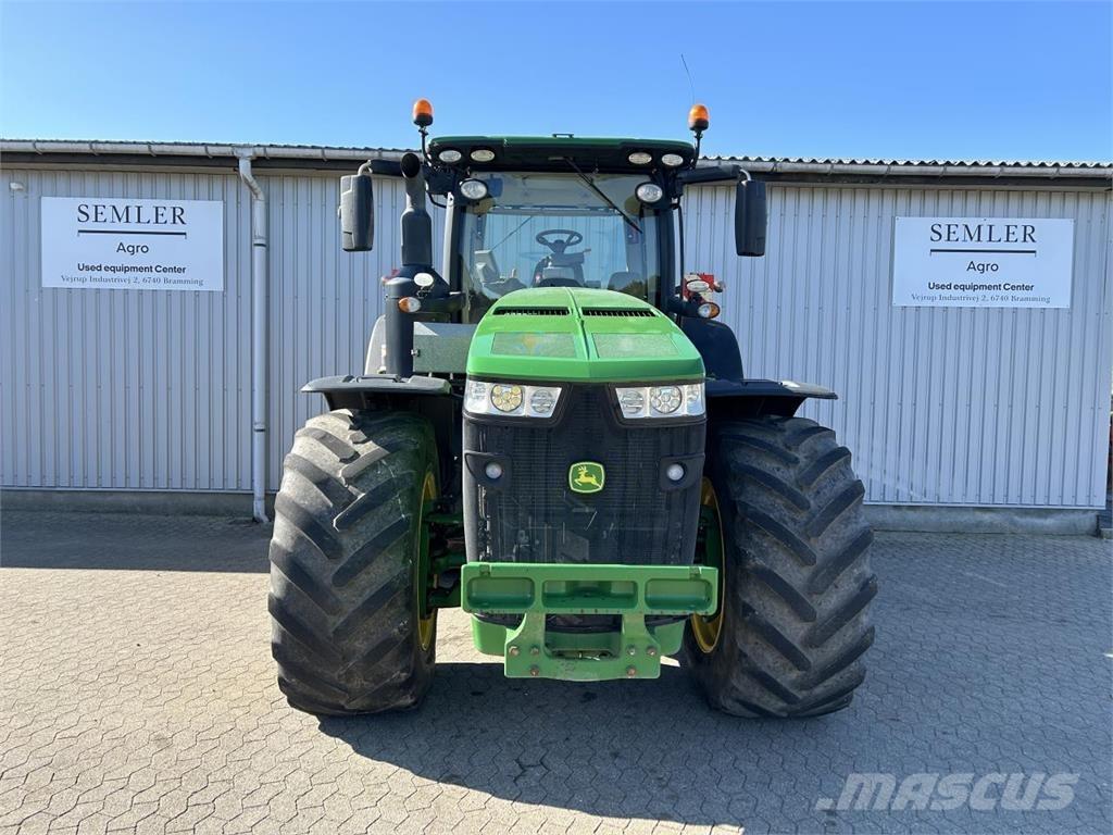 John Deere 8370R الجرارات