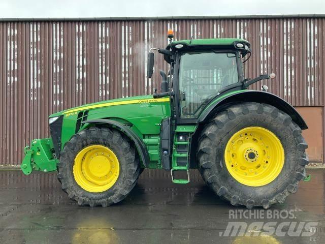John Deere 8370R الجرارات
