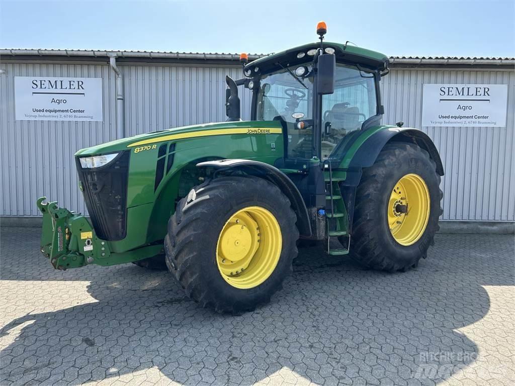 John Deere 8370R الجرارات