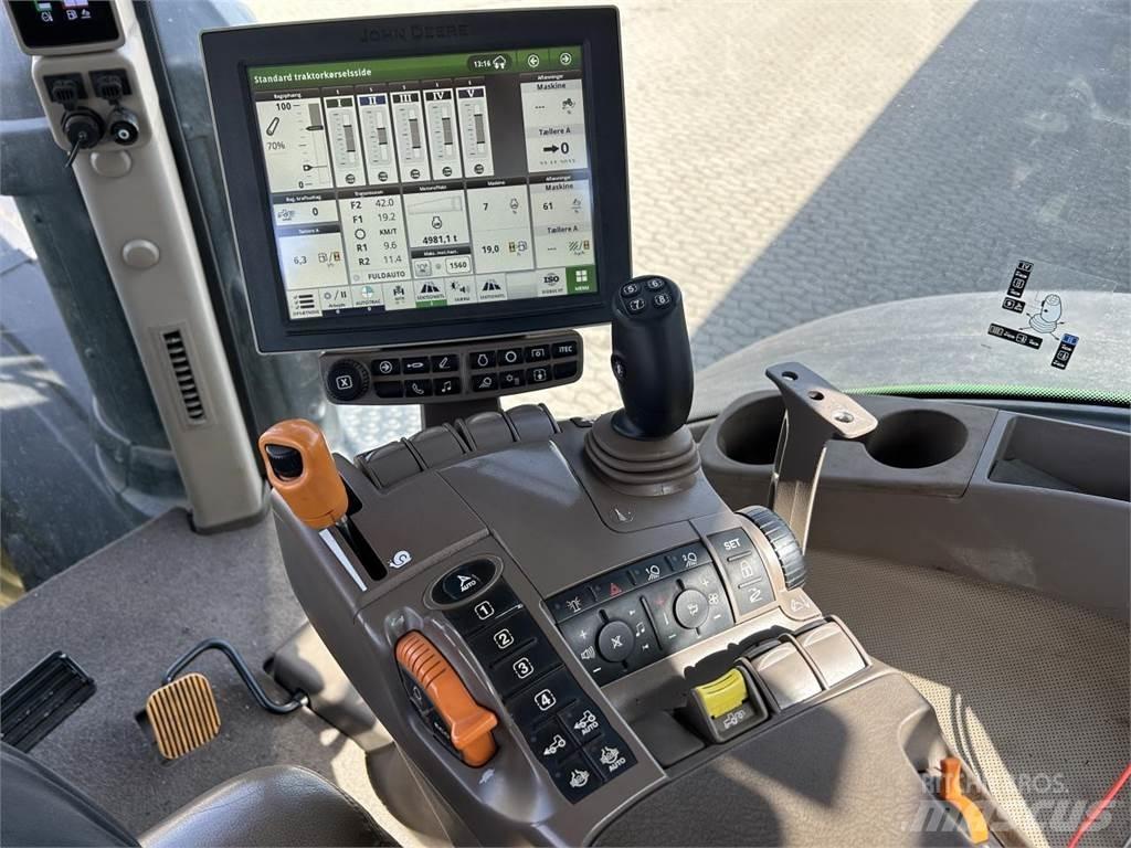 John Deere 8370R الجرارات