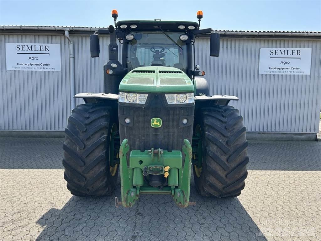 John Deere 8370R الجرارات