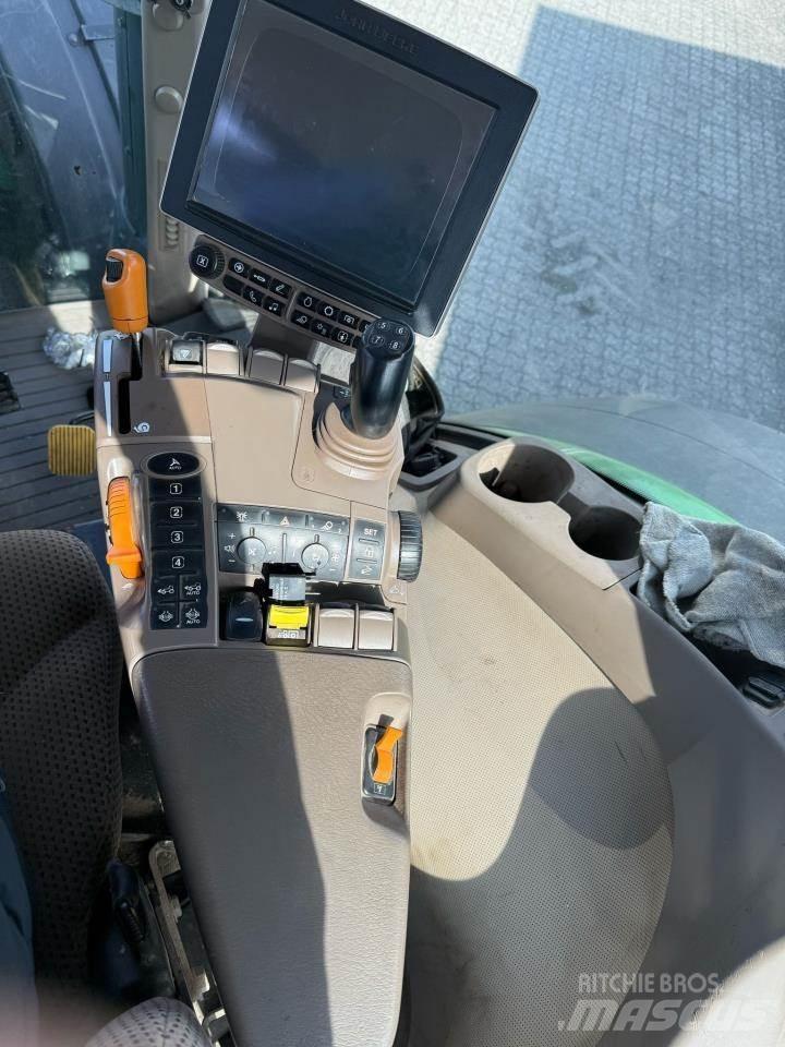 John Deere 8370R الجرارات