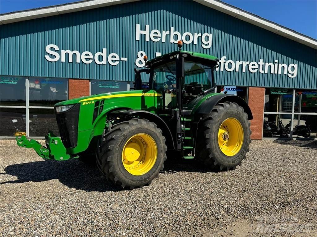 John Deere 8370R الجرارات