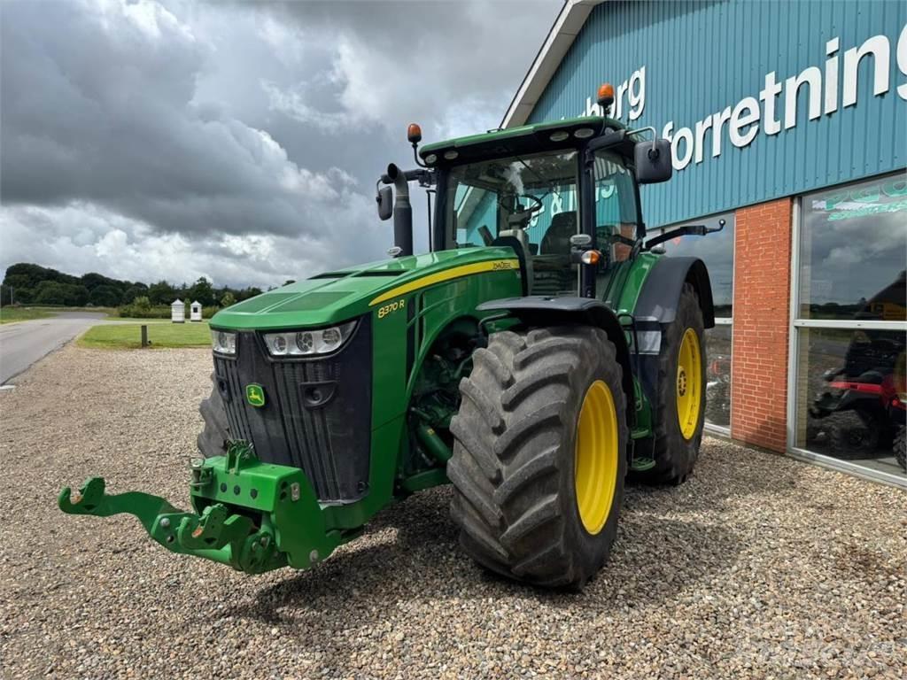John Deere 8370R الجرارات