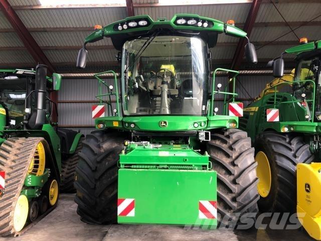 John Deere 8500 حصادات الأعلاف