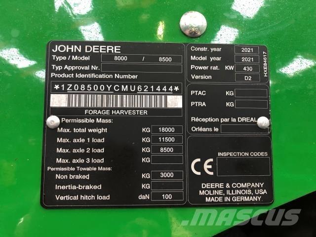 John Deere 8500 حصادات الأعلاف