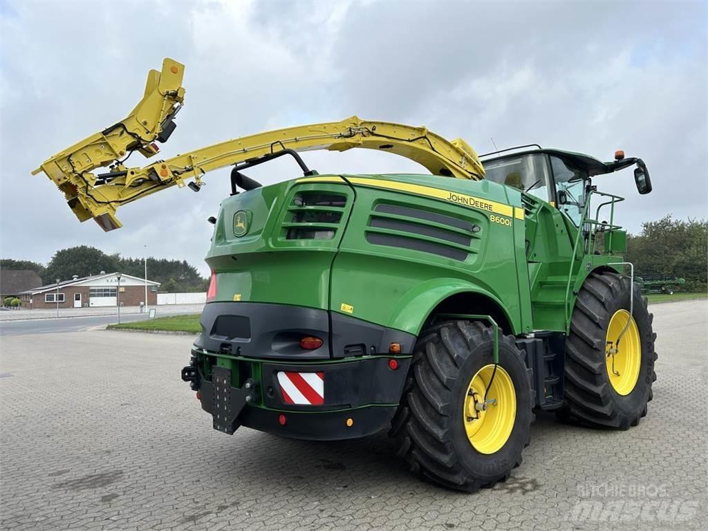 John Deere 8600I حصادات الأعلاف