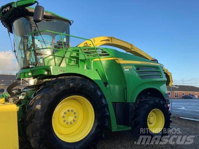 John Deere 8700 حصادات الأعلاف
