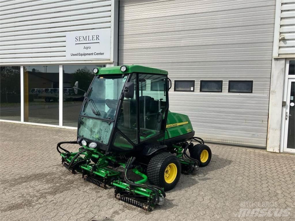 John Deere 8700 A ماكينات جز العشب