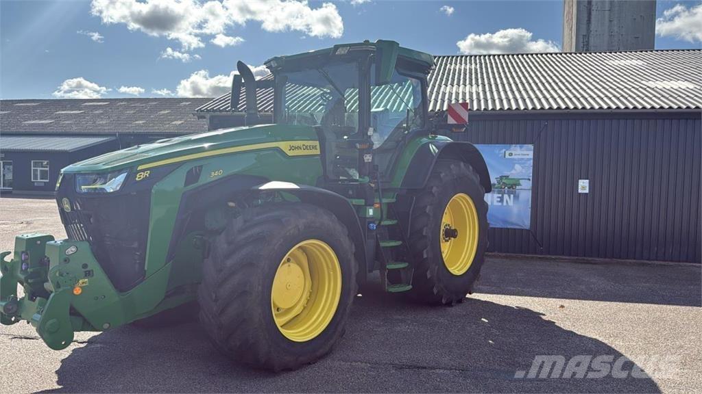 John Deere 8R 340 الجرارات