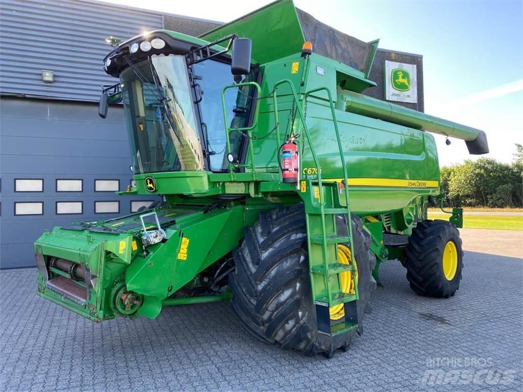 John Deere C670 حصادات