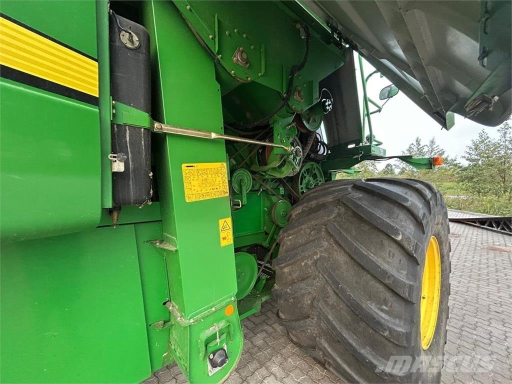 John Deere C670I حصادات