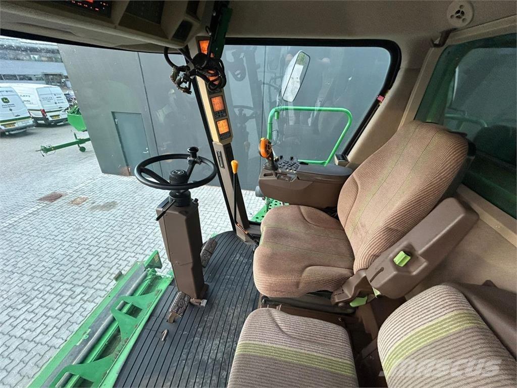 John Deere C670I حصادات