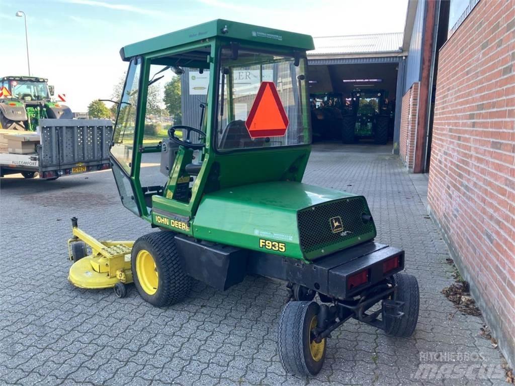 John Deere F935 جرارات مدمجة