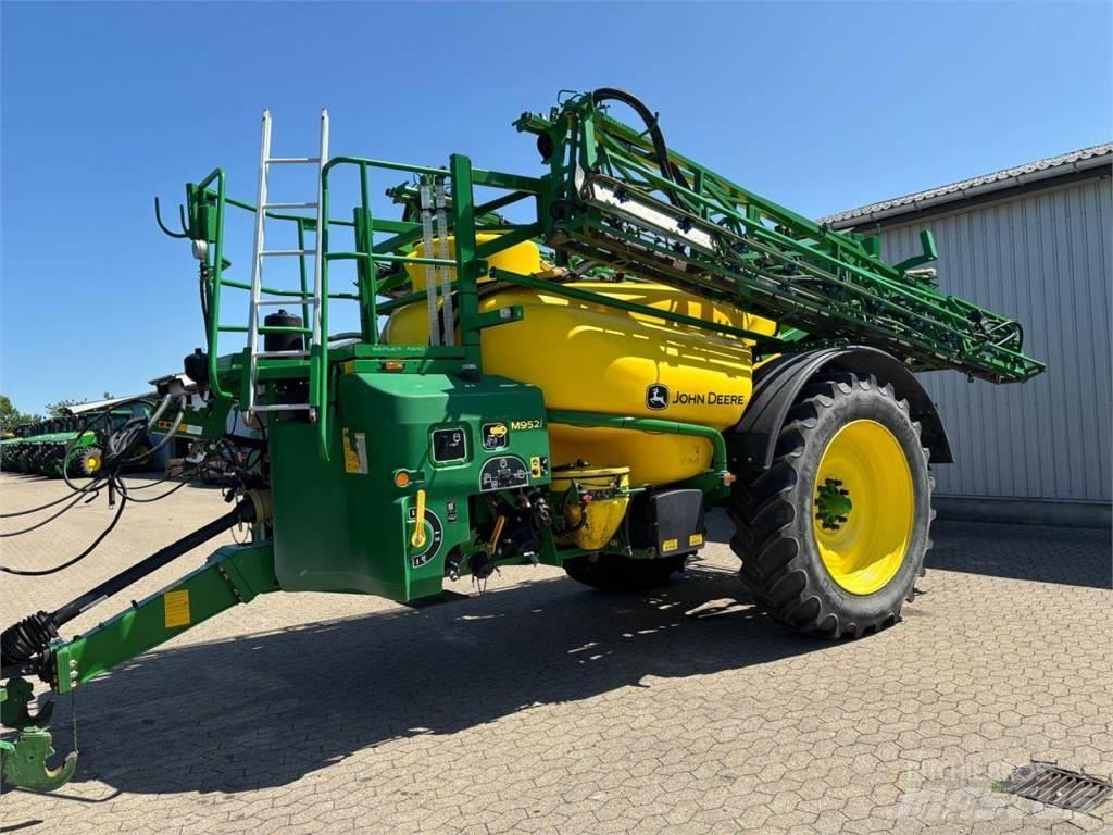 John Deere M952I الرشاشات