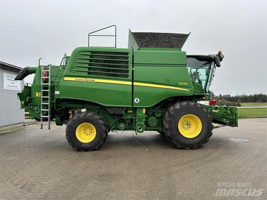 John Deere T670 حصادات