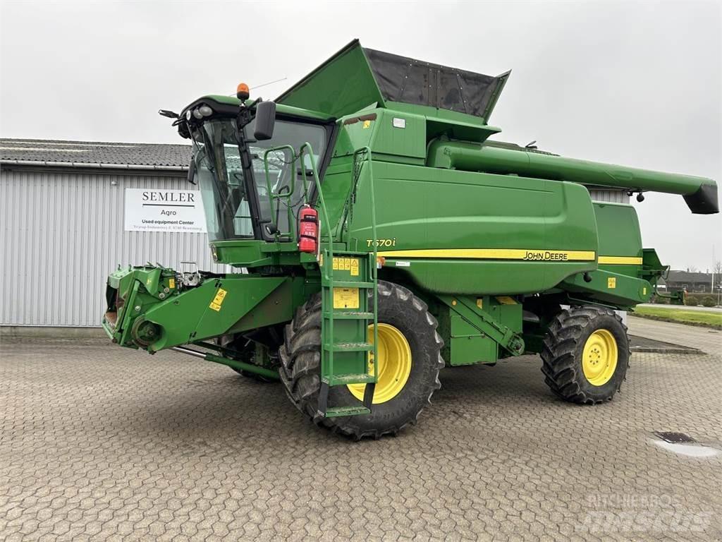 John Deere T670 حصادات