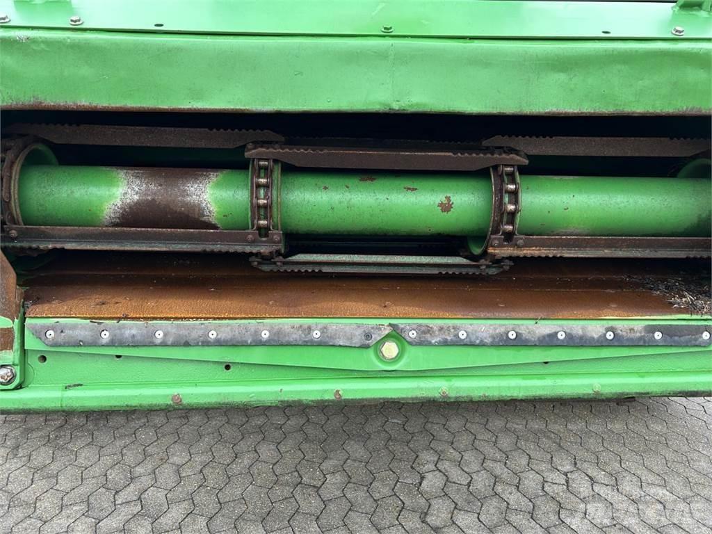 John Deere T670 حصادات