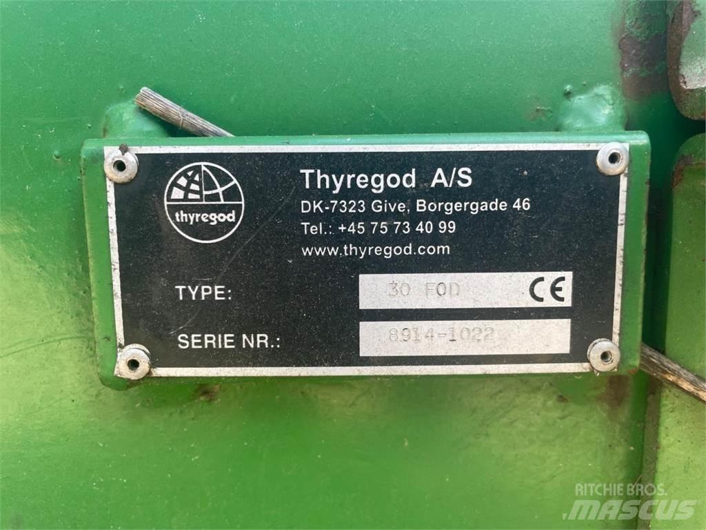 John Deere T670I حصادات