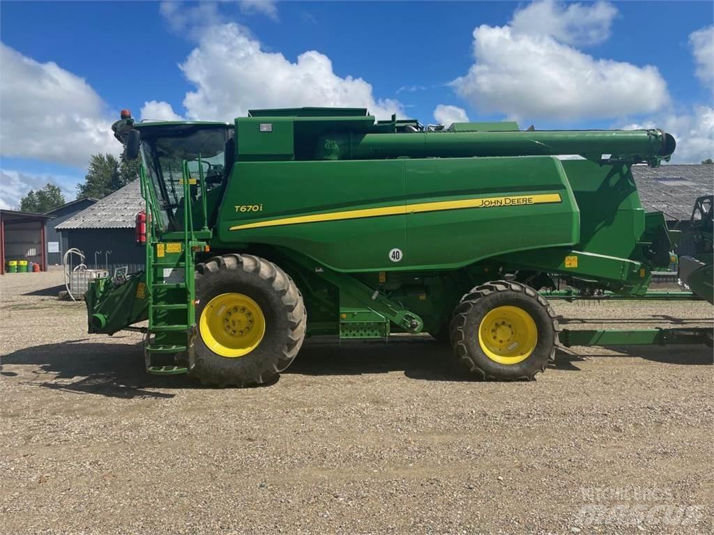 John Deere T670I حصادات