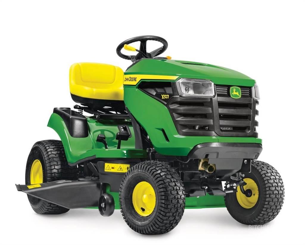 John Deere X107 جرارات مدمجة
