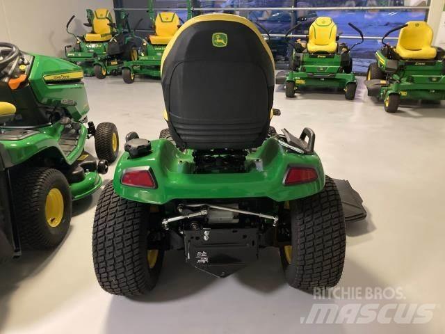 John Deere X584 جرارات مدمجة
